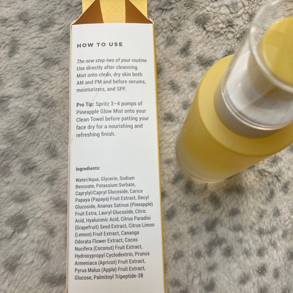 Clean Skin Club Pineapple Glow Mist - Picture 5 of 5